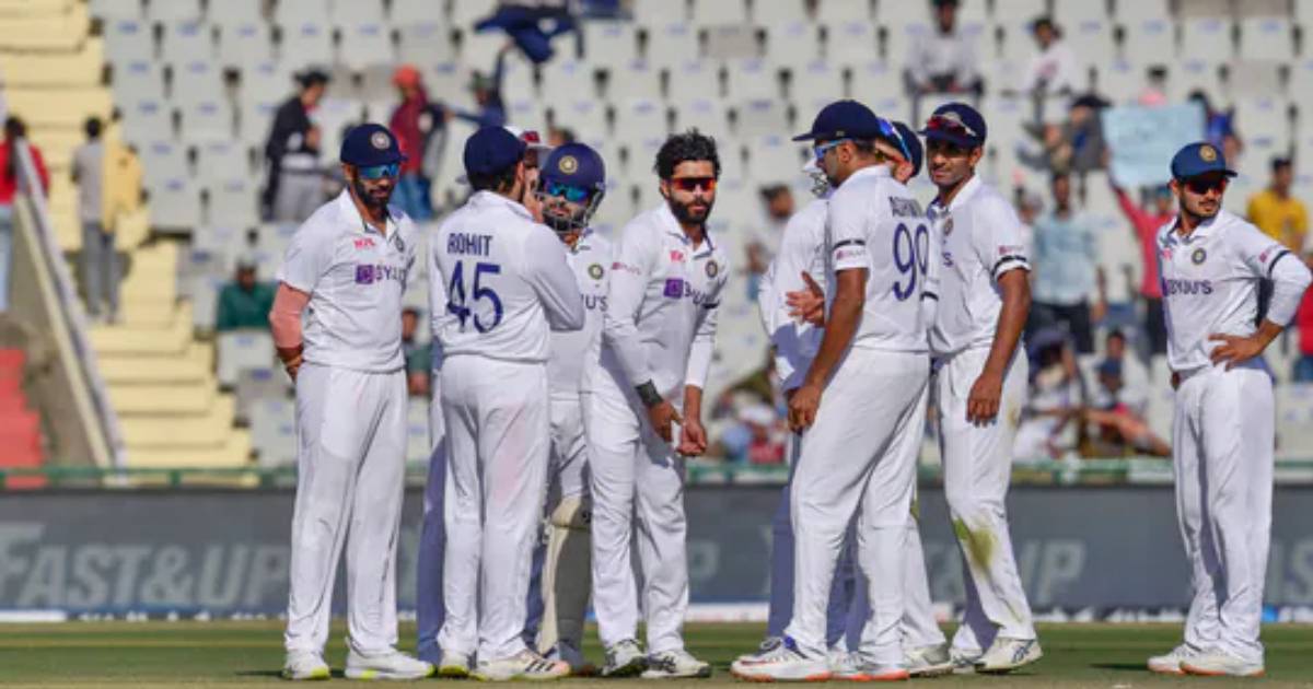 Ind Vs SL, 2nd Test (D/N): Bowlers put hosts in a strong position to leave visitors tottering at 86/6 at Stumps on Day-1